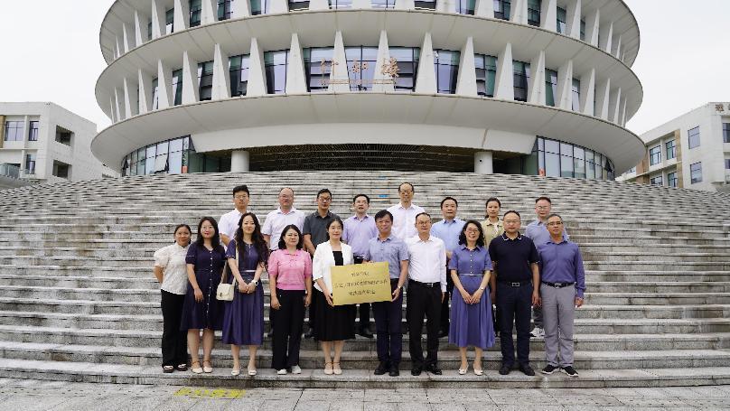 宜宾学院临港校区联手K12 开启校校合作新篇章 宜宾学院临港校区与三江新区成都外国语学校隆重举行实践教育基地挂牌仪式.doc_5a0a508b-f350-48b3-85de-1b327798b5a8_0.jpg 宜宾学院临港校区联手K12 开启校校合作新篇章 宜宾学院临港校区与三江新区成都外国语学校隆重举行实践教育基地挂牌仪式.doc_5a0a508b-f350-48b3-85de-1b327798b5a8_0.jpg