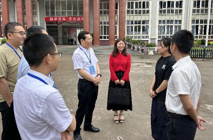 宜宾学院临港校区赴凉山州甘洛县考察调研顶岗支教工作新闻稿.doc_e4a8fd3e-2ec2-4dae-b578-12109e1dae32_0.jpg